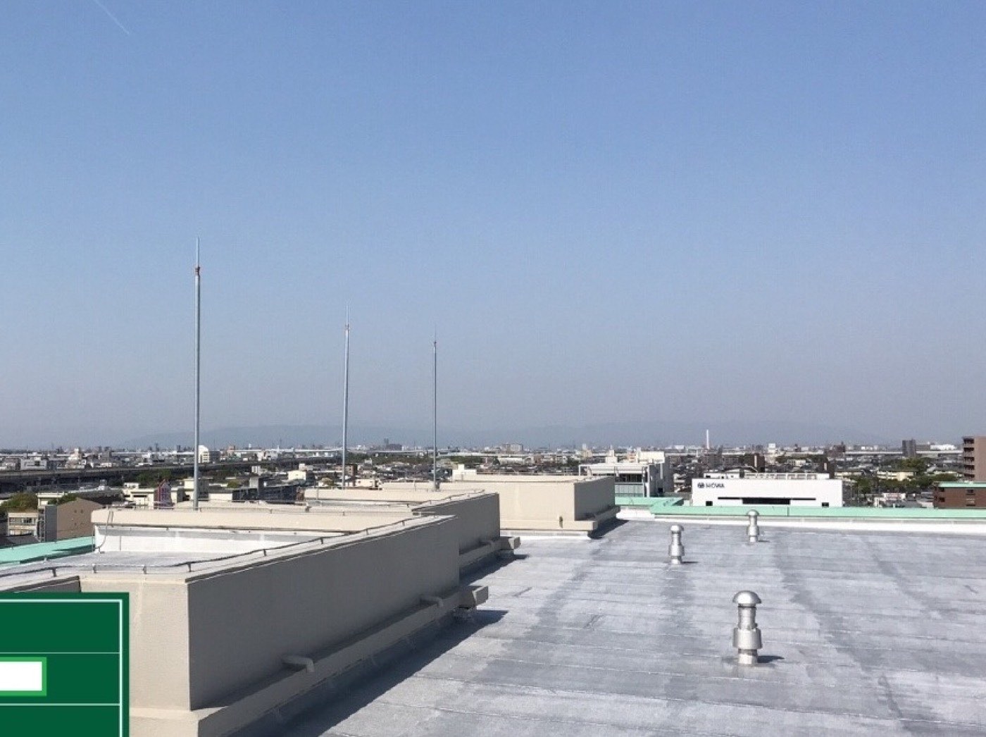ビル屋上でのアンテナ工事